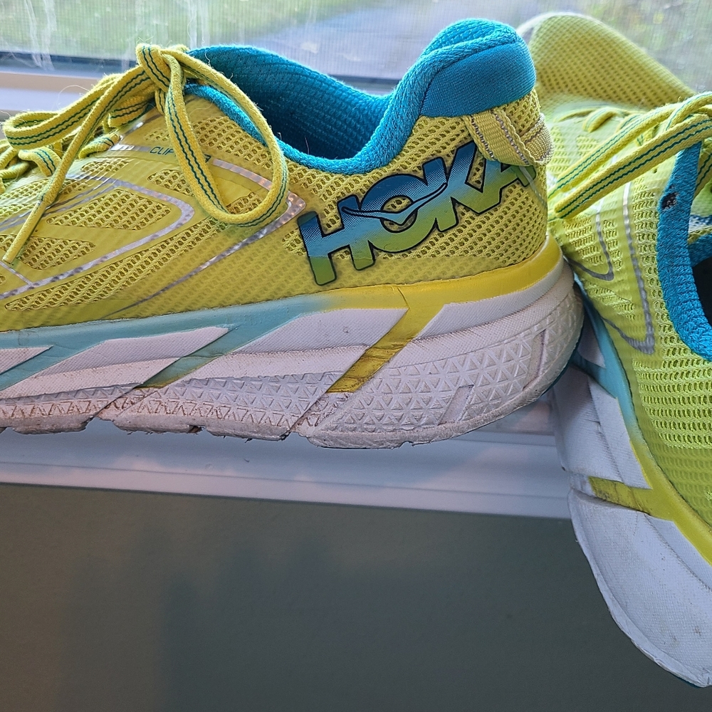 HOKA Clifton 3 size 8